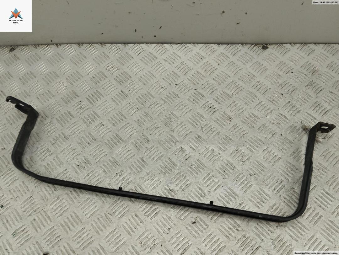 крепление бака топливного Ford C-Max 1 поколение 2006, 2.0 л., бензин, МКПП, серый, минивэн, 3M519054AD - фото №1