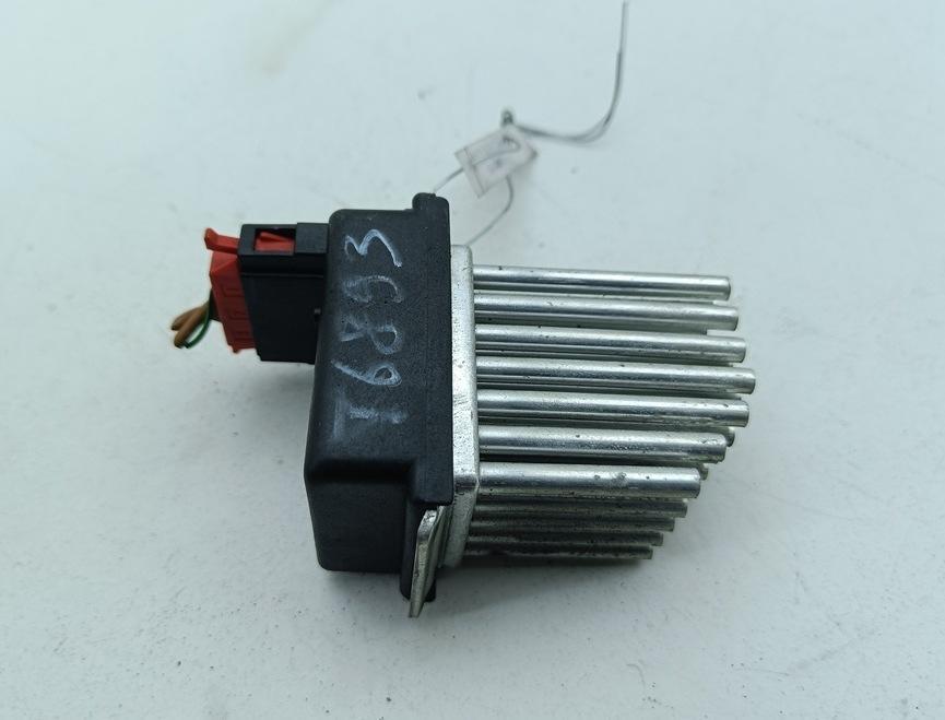 сопротивление печки Audi A6 C5 1999, 2.4 л., бензин, АКПП, синий, седан, 4B0820521