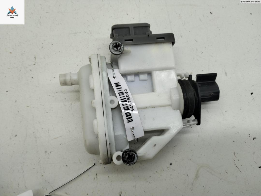 Активатор (привод) замка двери задней левой Volkswagen Passat B4 1993, 2.0 л., бензин, МКПП, синий, седан, 3A0862153B - фото №1