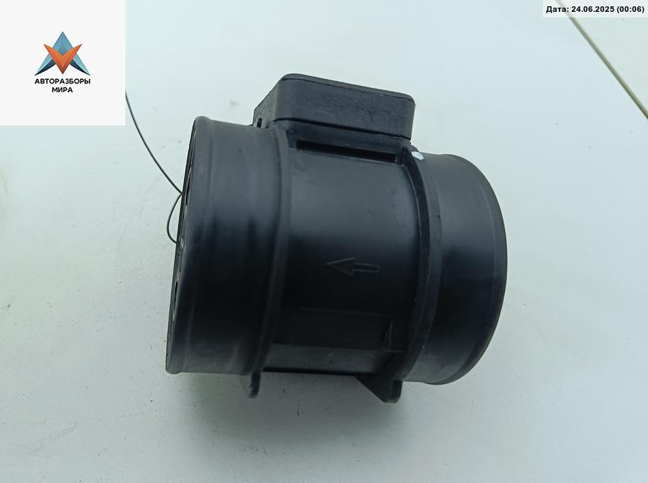 Расходомер (измеритель потока воздуха) Opel Vectra C 2004, 2.2 л., бензин, МКПП, серый, хетчбэк 5 дв. - фото №1