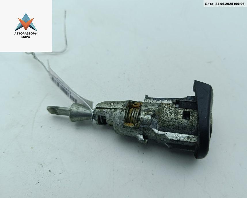 личинка дверного замка Volkswagen Golf 5 поколение 2005, 1.9 л., дизель, МКПП, серый, хетчбэк 5 дв., 1K837167C - фото №1