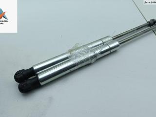 амортизатор крышки багажника (3-5 двери) Volkswagen Phaeton 1 поколение 2003, 3.2 л., бензин, АКПП, чёрный, седан