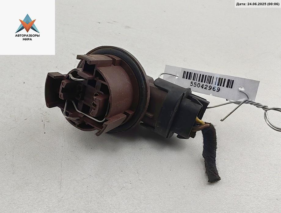 Патрон лампы фары Opel Zafira 1 поколение (A) 2000, 2.0 л., дизель, МКПП, синий, минивэн, VALEO - фото №1