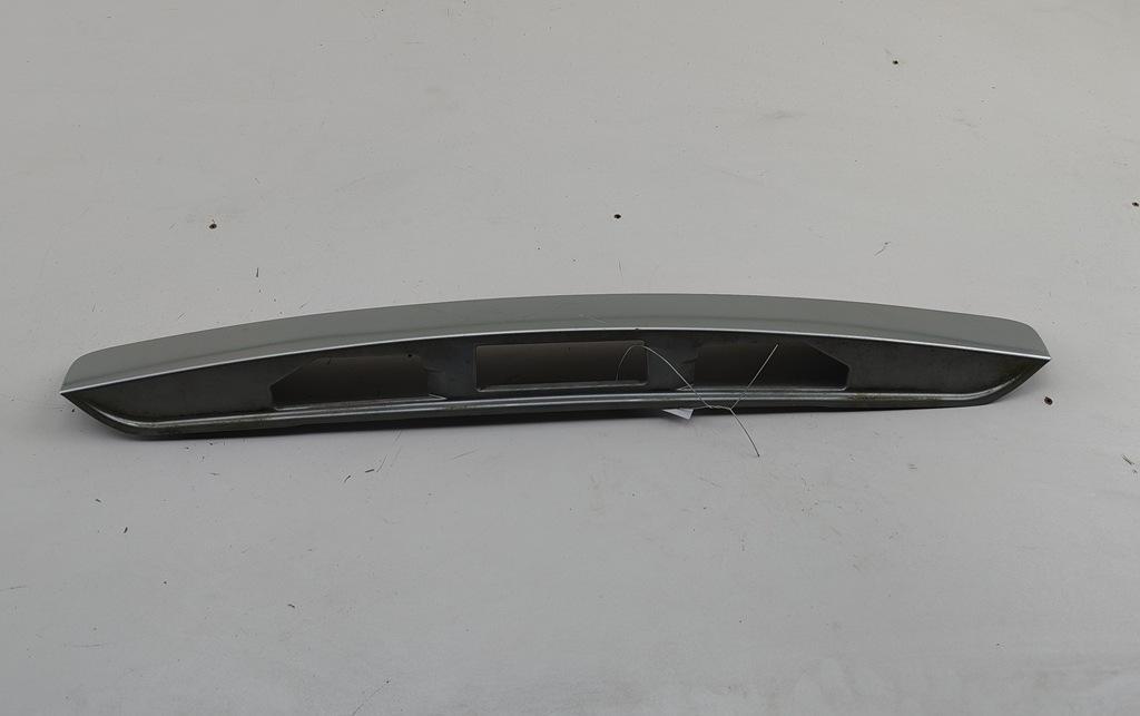 накладка подсветки номера Mazda 6 GG/GY 2003, 2.0 л., дизель, МКПП, серый, универсал
