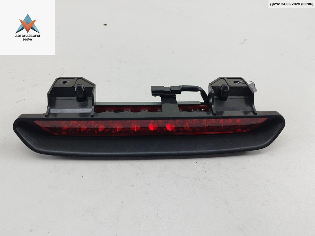 стоп-сигнал Chevrolet Orlando 1 поколение 2011, 2.0 л., дизель, АКПП, чёрный, минивэн, 95031492 - фото №1