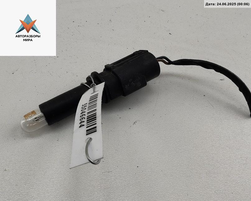 Патрон лампы фары BMW 3 серия E46 1999, 2.0 л., бензин, МКПП, красный, седан, 8380205 - фото №1