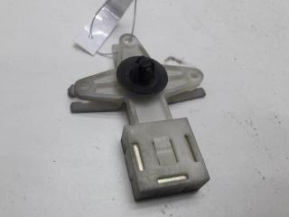 кронштейн (крепление) Volkswagen Passat B5+ (GP) 2001, 1.6 л., бензин, МКПП, серый, седан, 3B0839833