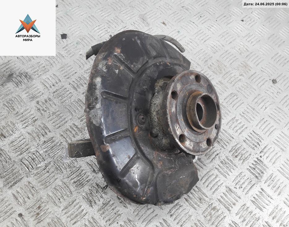 ступица передняя правая Volkswagen Passat B6 2007, 2.0 л., дизель, АКПП, серый, универсал - фото №1
