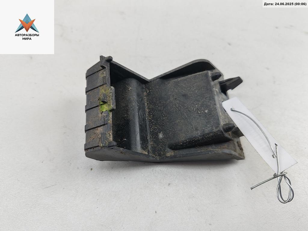 крепление фары правой Mazda CX-7 1 поколение 2007, 2.3 л., бензин, МКПП, серый, внедорожник 5 дв., EG2150151 - фото №1