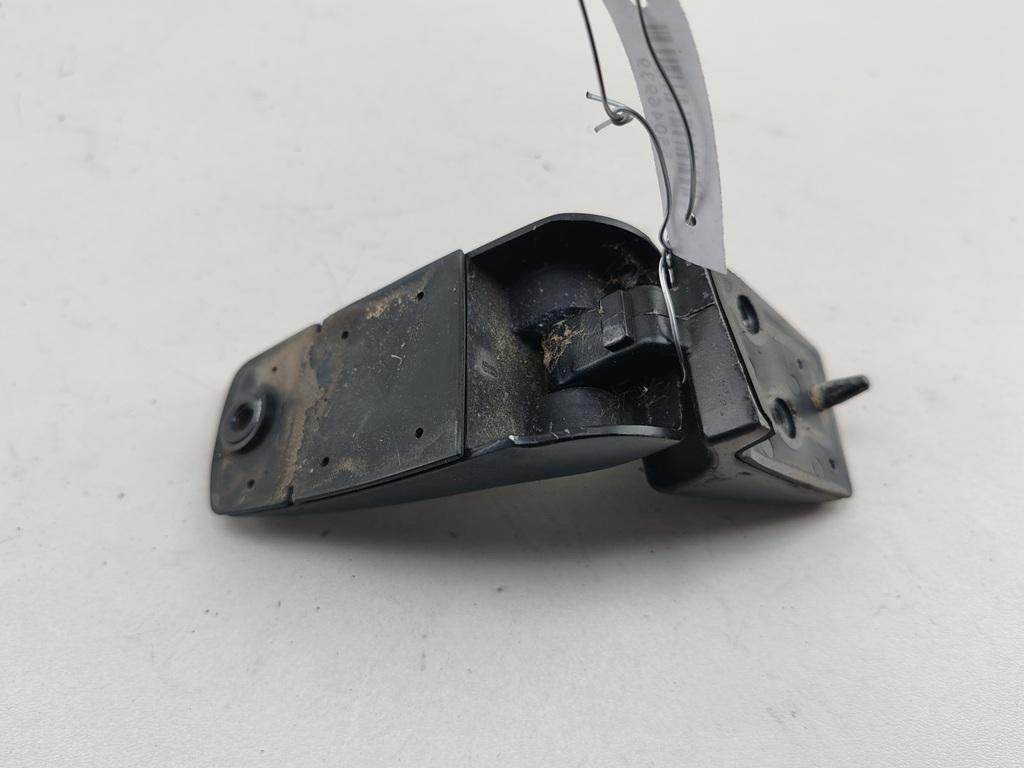 Петля стекла заднего Chevrolet Captiva 2006, 2.0 л., дизель, МКПП, чёрный, внедорожник 5 дв.