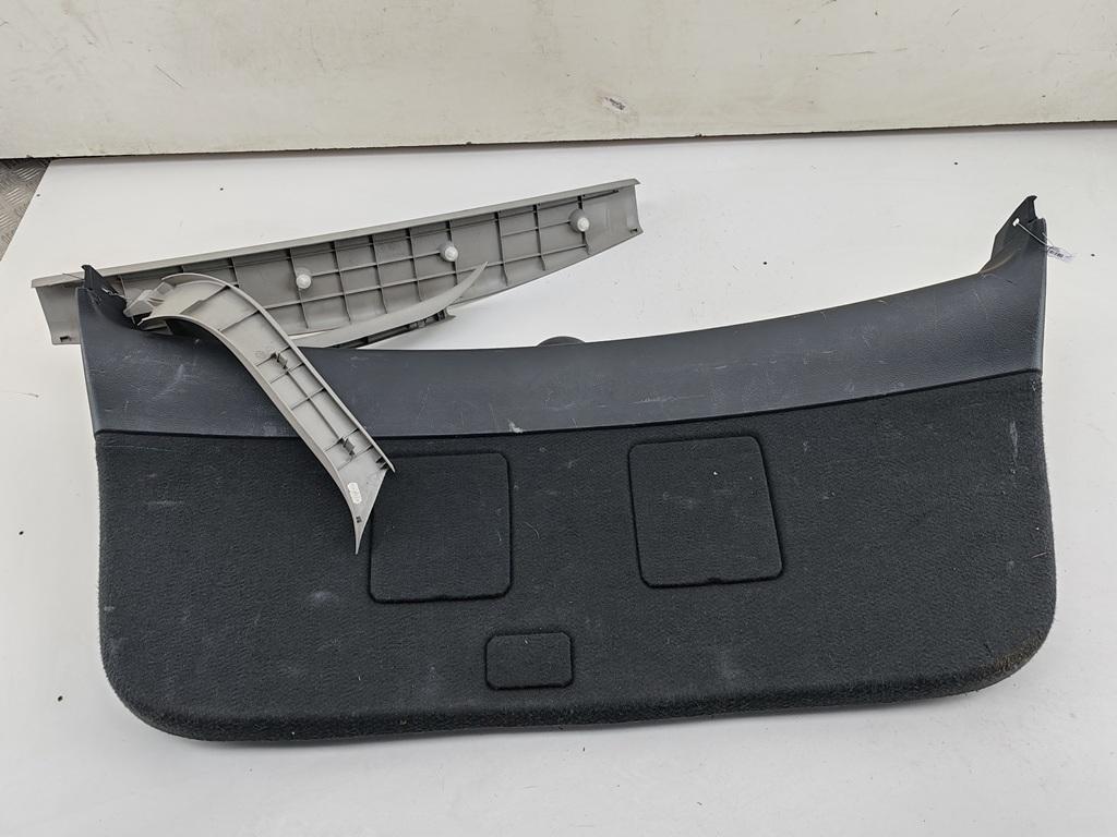 обшивка крышки багажника Toyota Avensis 2005, 2.2 л., дизель, МКПП, серый, универсал, 67755005070BO