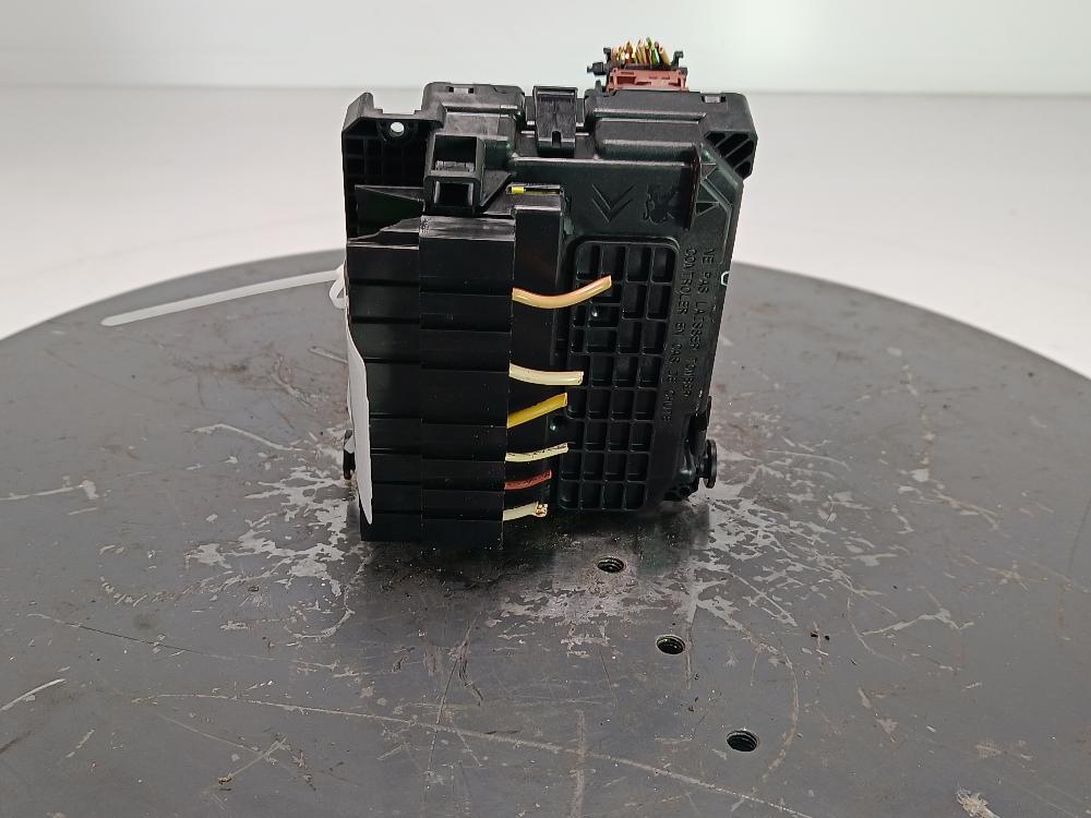 блок предохранителей Peugeot 207 1 поколение 2007, цвет, 9667199780 - фото №1