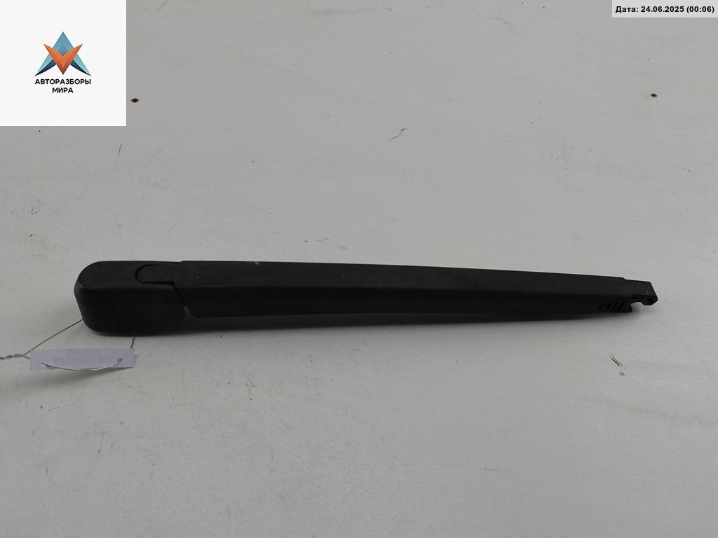 Щеткодержатель (поводок стеклоочистителя) задний Mazda CX-7 1 поколение 2007, 2.3 л., бензин, МКПП, серый, внедорожник 5 дв. - фото №1