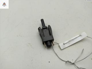 выключатель концевой (концевик) Mercedes-Benz E-Класс W124 [2-й рестайлинг] 1994, 2.2 л., бензин, АКПП, серый, универсал, 0015458714