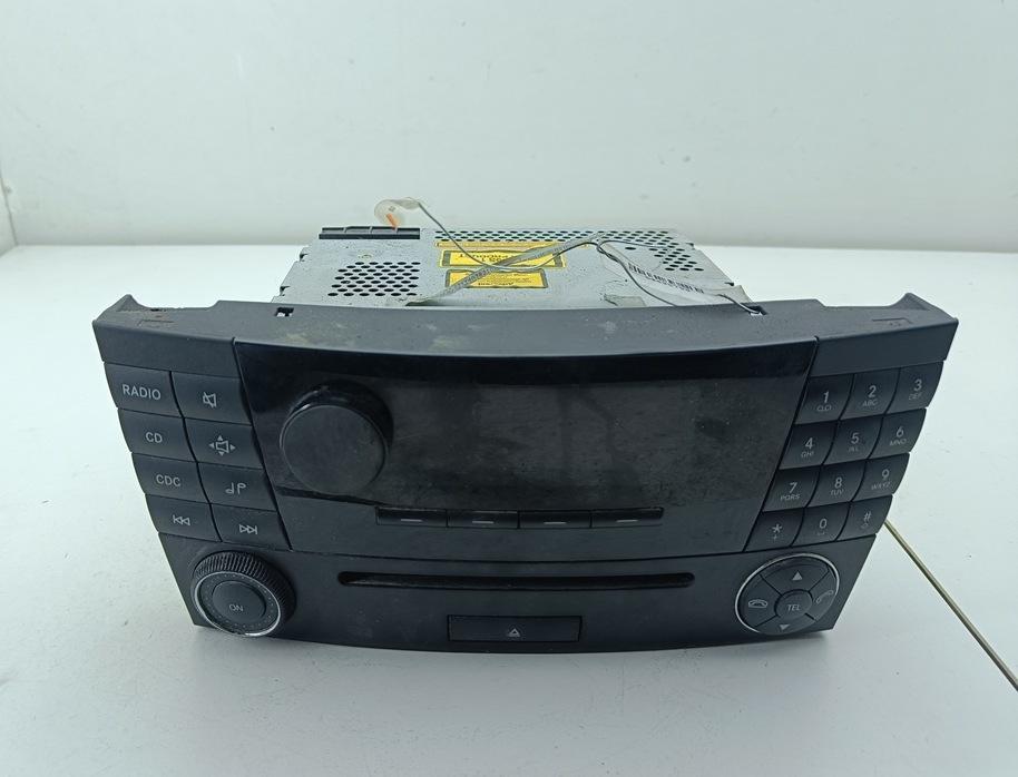 магнитола Mercedes-Benz E-Класс W211/S211 2004, 2.2 л., дизель, АКПП, серый, универсал, 2115404734 - фото №1