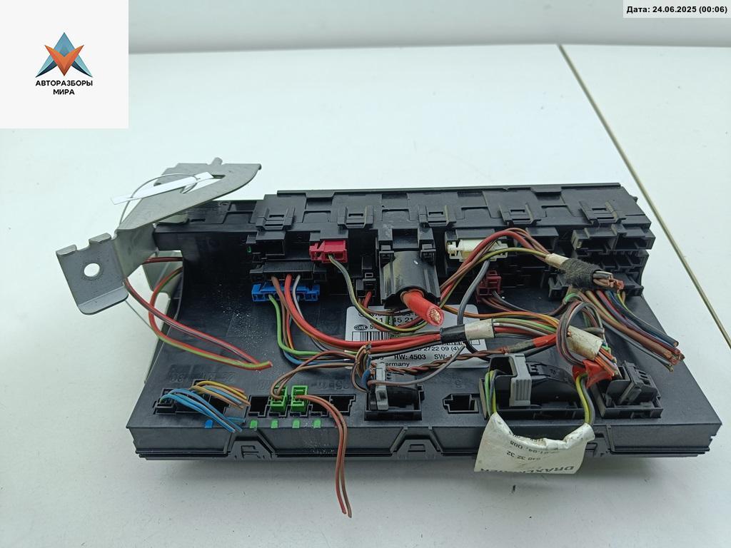 блок предохранителей Mercedes-Benz E-Класс W211/S211 2004, 2.2 л., дизель, АКПП, серый, универсал, 2115452101 - фото №1