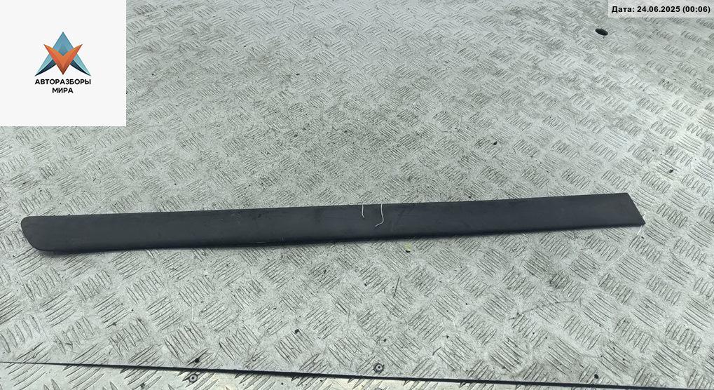 молдинг двери задней правой Peugeot 607 1 поколение 2001, 2.2 л., дизель, МКПП, серый, седан, 9629153577 - фото №1