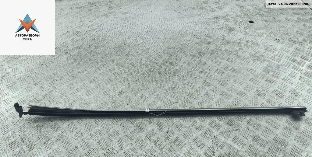 Молдинг стекла двери задней правой наружный Citroen C4 Grand Picasso 1 поколение 2008, 2.0 л., дизель, АКПП, серый, минивэн - фото №1