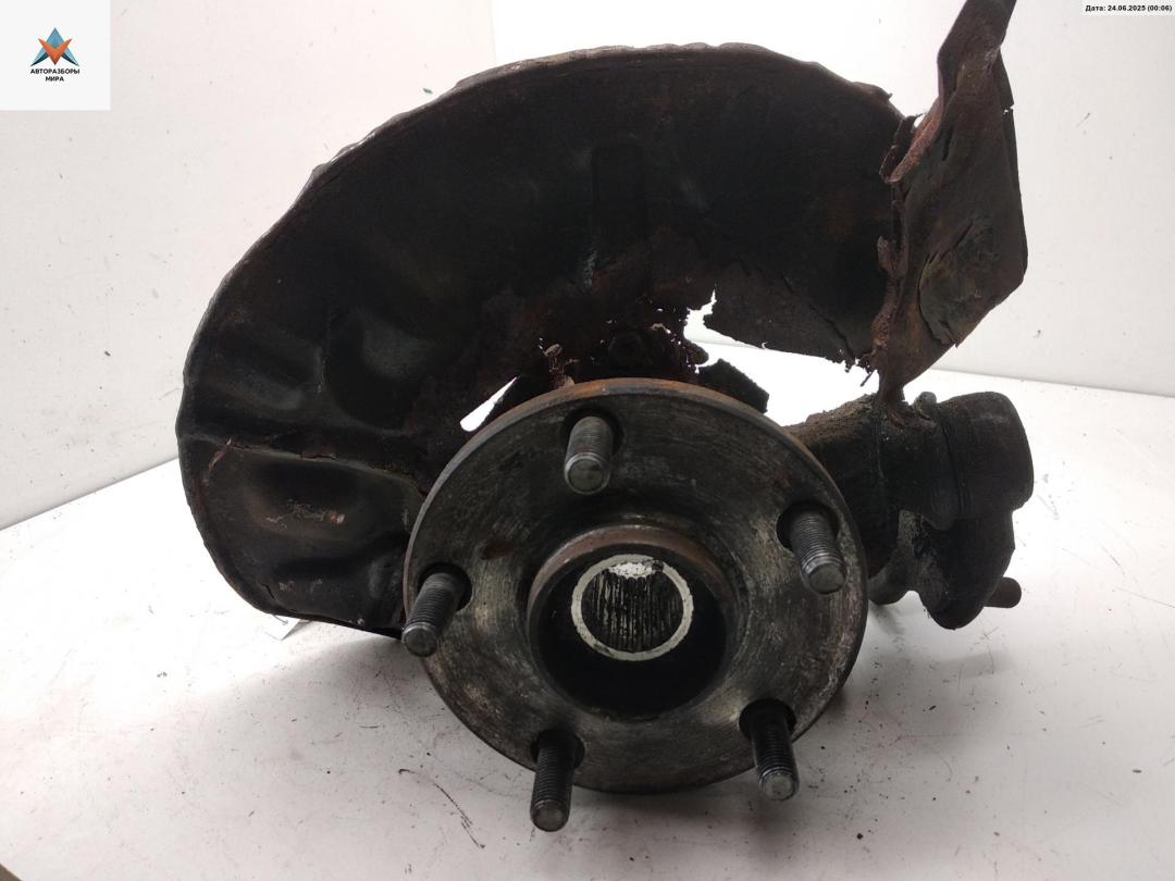 ступица передняя левая Toyota Avensis 2 поколение (T250) 2005, 2.2 л., дизель, МКПП, серый, универсал - фото №1