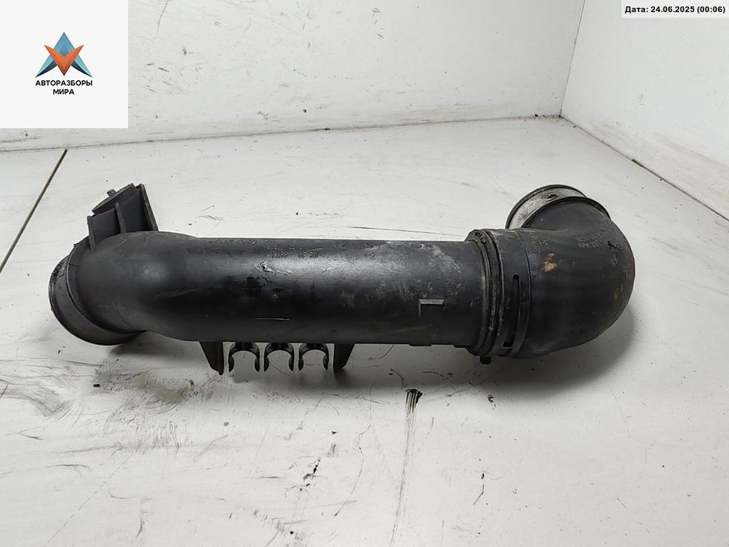 патрубок турбины Volkswagen Passat B6 2007, 2.0 л., дизель - фото №1