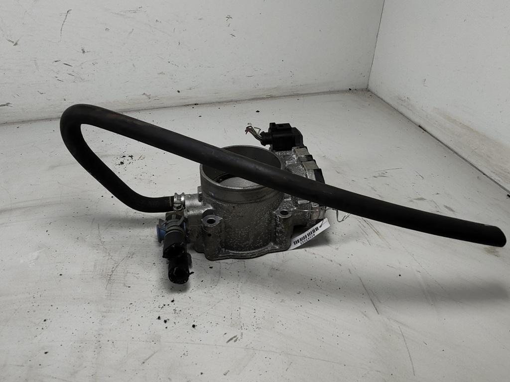заслонка дроссельная Audi A6 C5 2004, 2.4 л., бензин, МКПП, синий, универсал, 078133062B