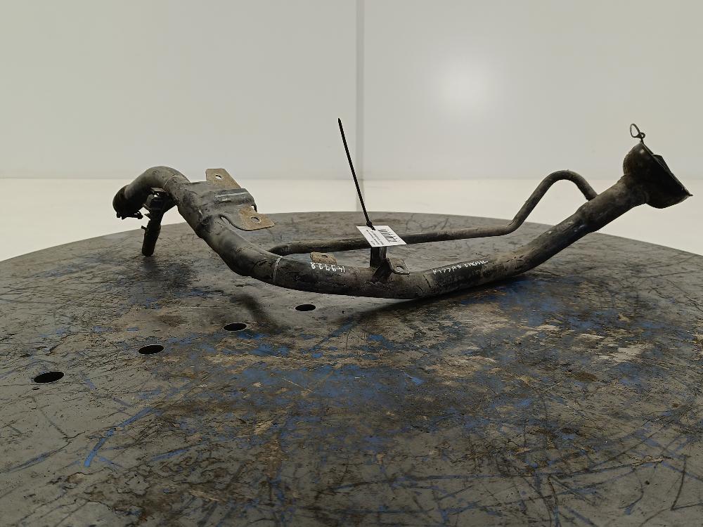 горловина топливного бака Nissan X-Trail T30 2003, цвет - фото №1