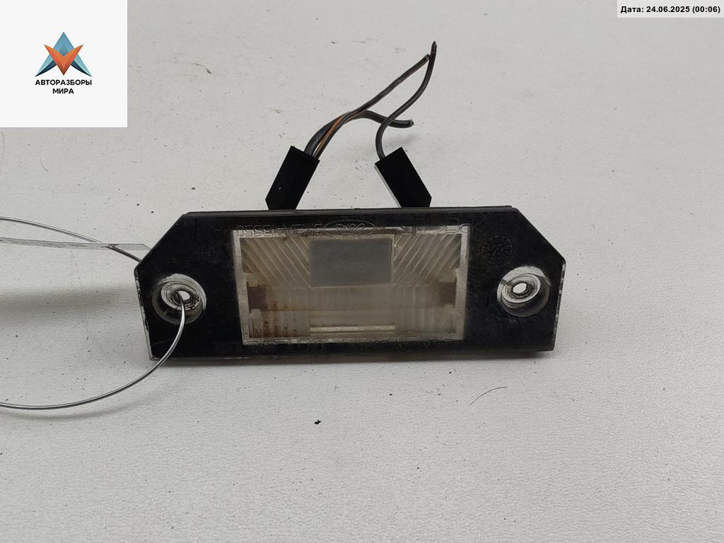 подсветка номера Ford C-Max 1 поколение 2006, 2.0 л., бензин, МКПП, серый, минивэн, 3M5A13550A - фото №1