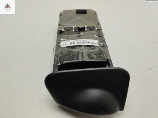 пепельница Ford Focus 1 поколение [рестайлинг] 2002, 1.8 л., бензин, МКПП, серый, универсал, 98ABA04810CE