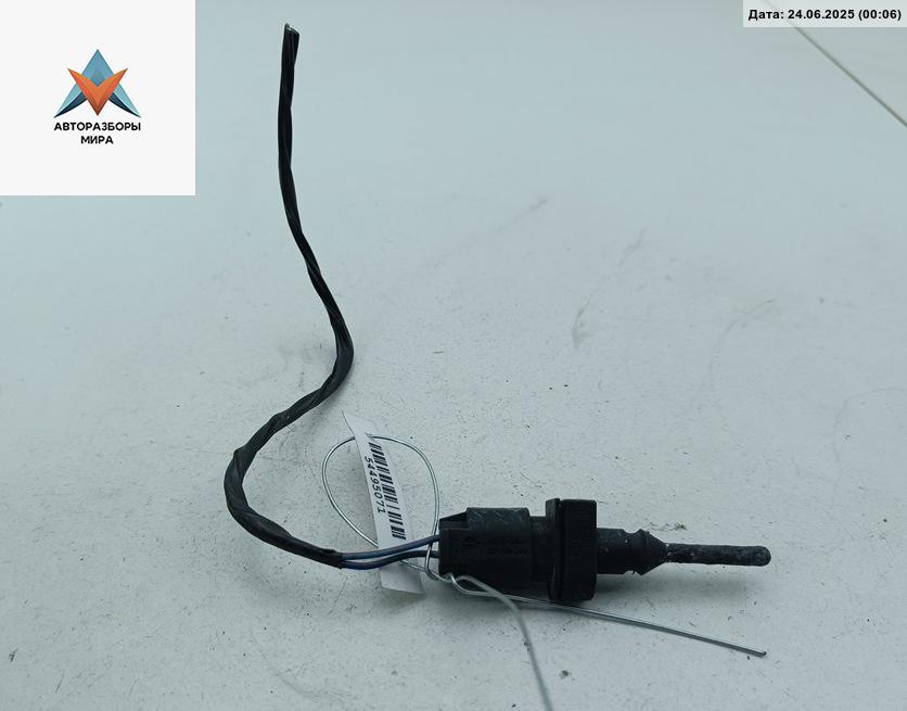 датчик температуры BMW 3 серия E46 1999, 2.0 л., бензин, МКПП, красный, седан, 8360625 - фото №1