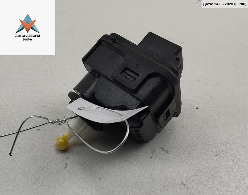 корректор фар Audi A6 4B/C5 1998, 1.8 л., Ti, бензин, МКПП, серый, универсал, 00728213 - фото №1