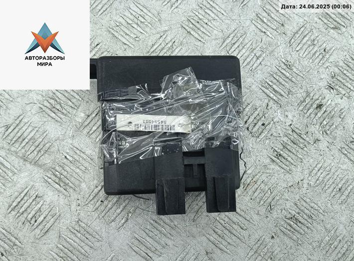 реле накала свечей BMW 5 серия E34 1989, 2.4 л., дизель, МКПП, серый, седан, 2241385 - фото №1