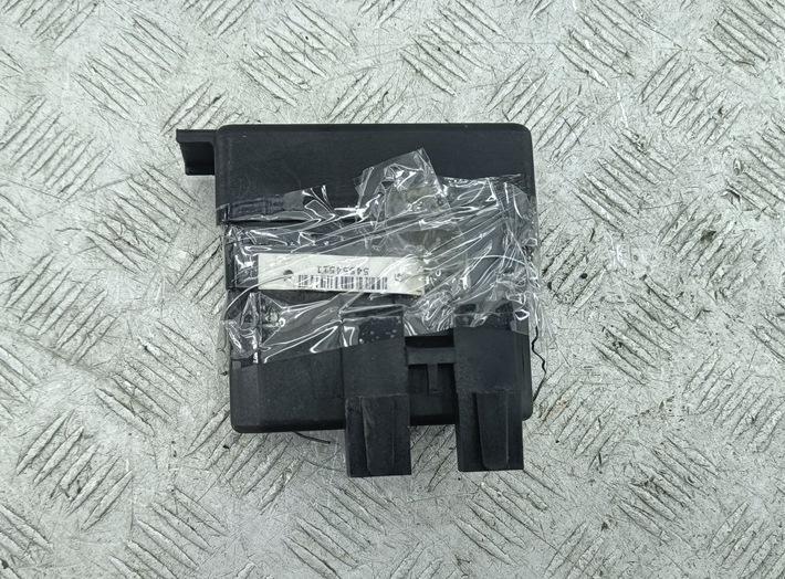 реле накала свечей BMW 5 E34 1989, 2.4 л., дизель, МКПП, серый, седан, 2241385