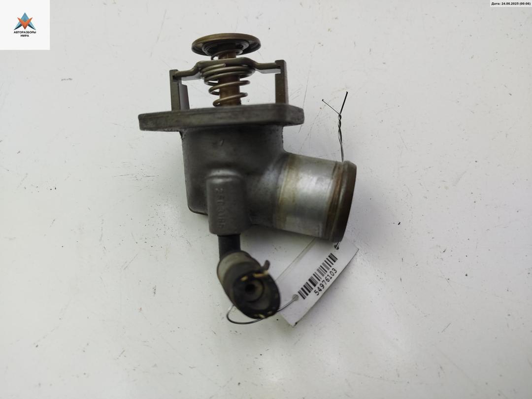 корпус термостата Opel Astra G 1998, 1.6 л., бензин, АКПП, серый, хетчбэк 5 дв., 90573326 - фото №1