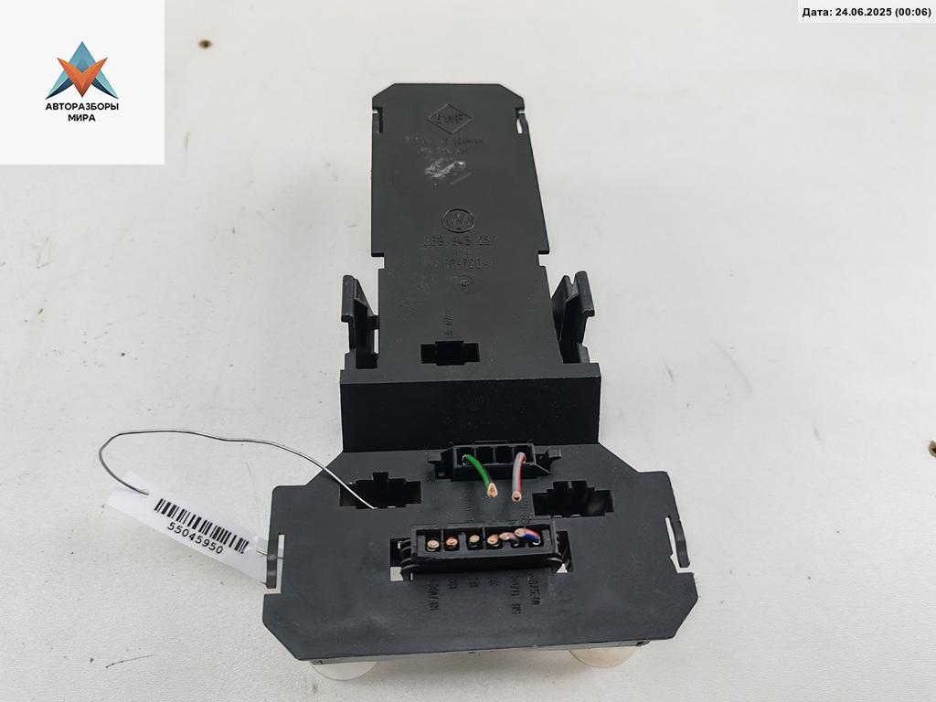 Плата фонаря заднего правого Volkswagen Passat B5 1999, 1.8 л., бензин, АКПП, серый, универсал, 3B9945257 - фото №1