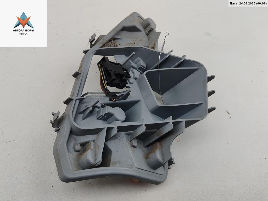 панель заднего левого фонаря Opel Signum C 2004, 2.0 л., бензин, МКПП, серый, хетчбэк 5 дв., 377041 - фото №1