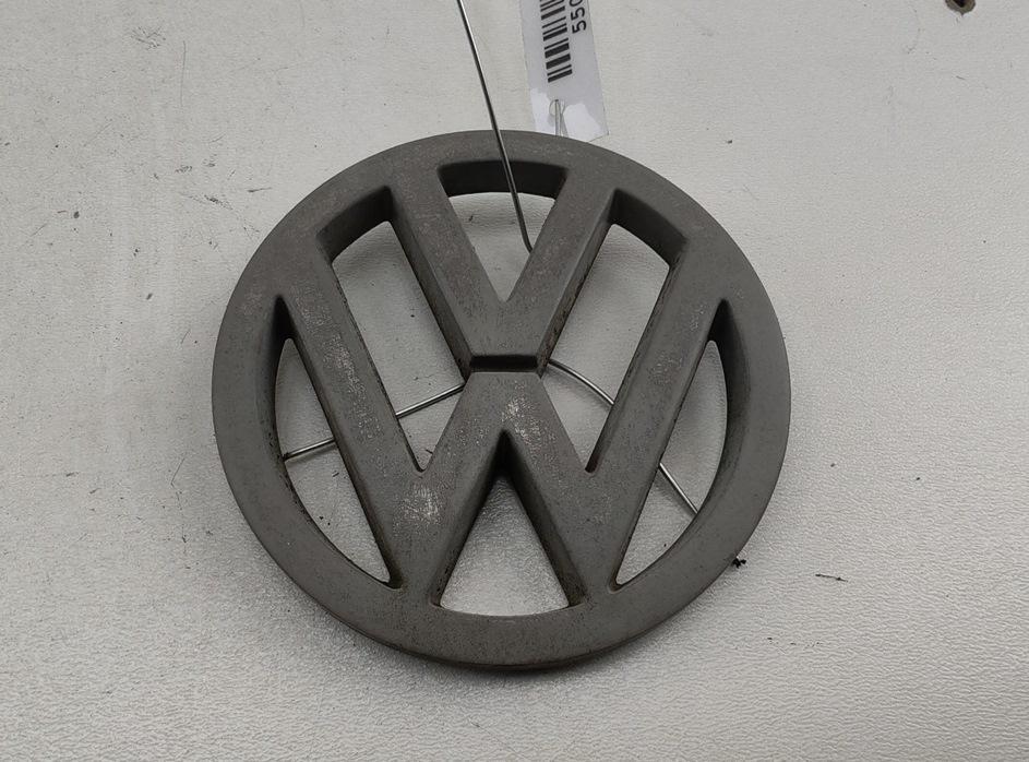 эмблема Volkswagen Golf 3 поколение 1993, 1.6 л., бензин, МКПП, красный, хетчбэк 5 дв. - фото №1