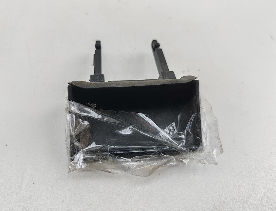 кнопка открытия багажника Audi A6 C5 1998, 1.8 л., Ti, бензин, МКПП, серый, универсал, 4B0827777A