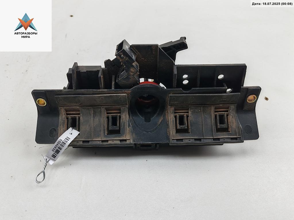 ручка крышки багажника Audi A6 4B/C5 1998, синий, универсал, 8D9827565H - фото №1