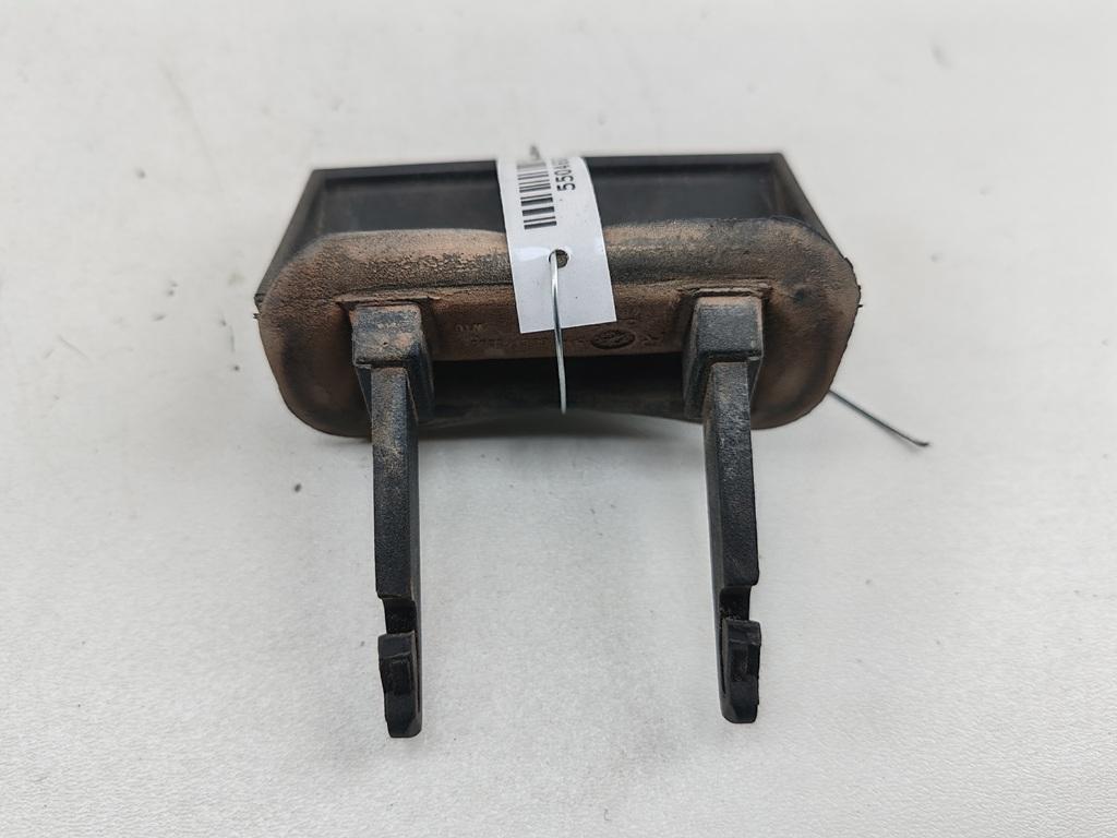 кнопка открытия багажника Audi A6 C5 1998, 2.5 л., дизель, МКПП, синий, универсал, 4B0827778A
