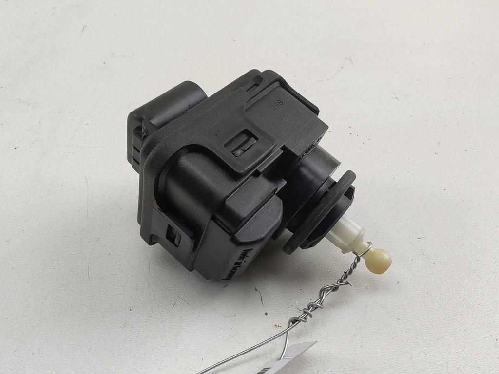корректор фар Audi A6 C5 1998, 2.5 л., дизель, МКПП, синий, универсал, 8L0941295