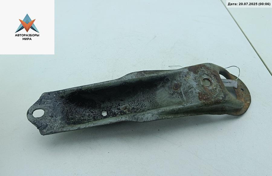 крюк буксировочный Toyota Avensis 2 поколение (T250) 2005, 2.2 л., дизель, МКПП, серый, универсал - фото №1