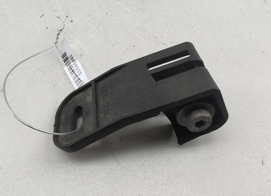 крепление фары правой BMW 1 E81/E87 2006, 1.6 л., бензин, МКПП, чёрный, хетчбэк 5 дв., 6940664