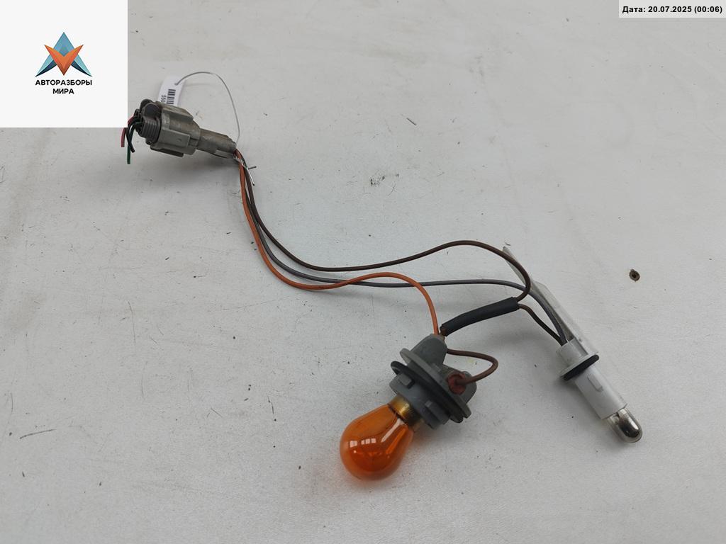 Патрон лампы фары Nissan Primera P12 2007, 1.8 л., бензин, МКПП, серый, универсал - фото №1