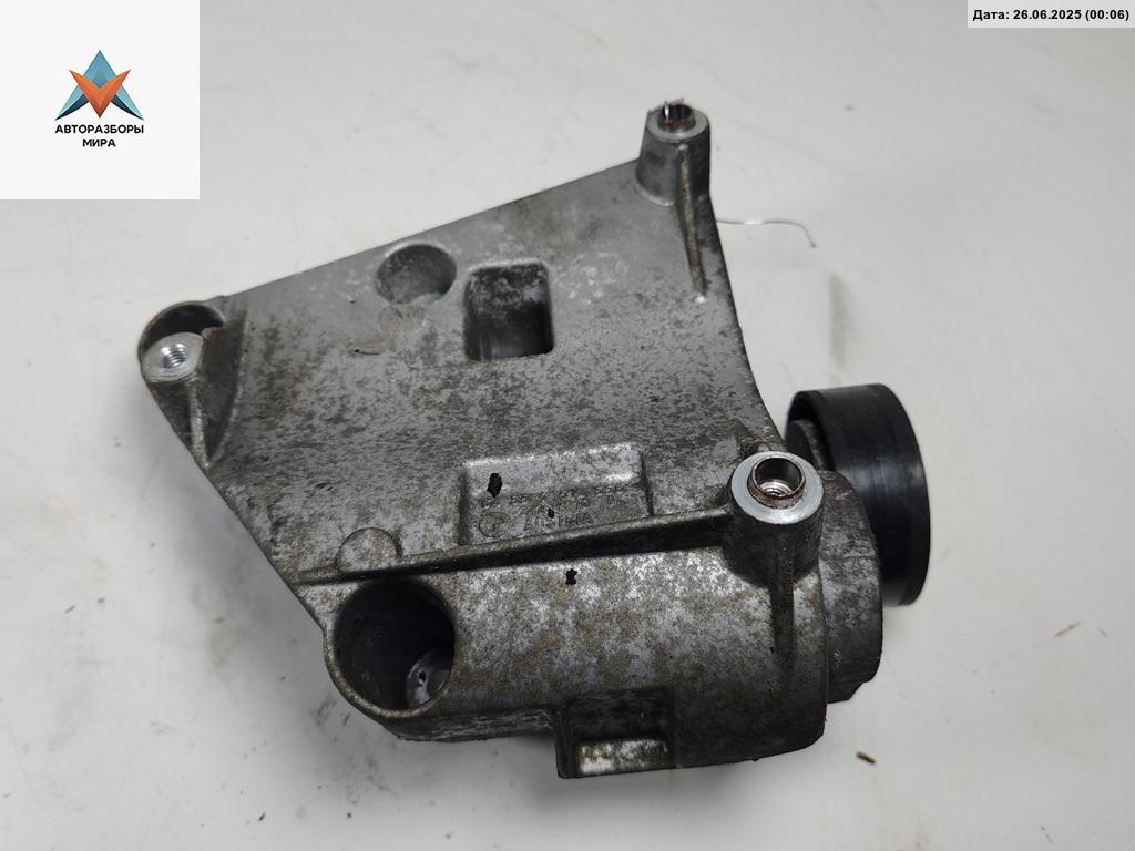 кронштейн компрессора кондиционера BMW 5 серия E60/E61 2004, 2.5 л., бензин, МКПП, чёрный, универсал, 7512556 - фото №1