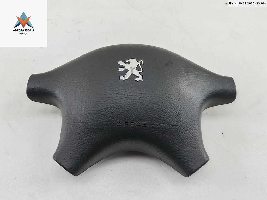 подушка безопасности водителя Peugeot 406 1 поколение 1997, 1.8 л., бензин, МКПП, белый, седан, 5AGA1V0170382Q - фото №1