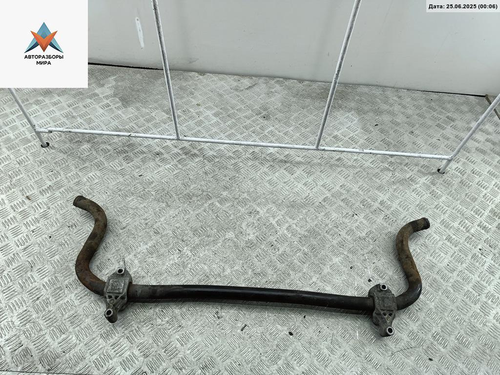 стабилизатор подвески передний Volkswagen Phaeton 1 поколение 2003, 3.2 л., бензин, АКПП, чёрный, седан - фото №1