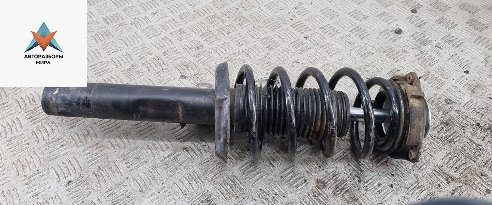 стойка передняя Volkswagen Passat B6 2008, 1.8 л., бензин, МКПП, синий, универсал - фото №1