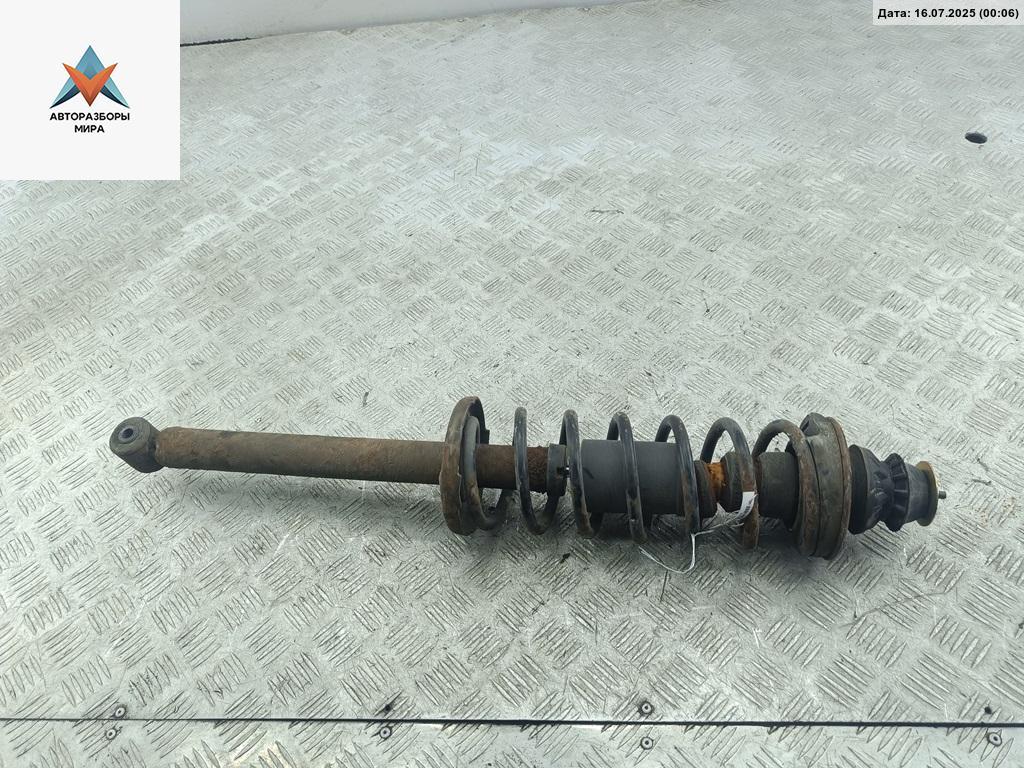 стойка передняя Volkswagen Golf 3 поколение 1993, 1.6 л., бензин, МКПП, красный, хетчбэк 5 дв. - фото №1