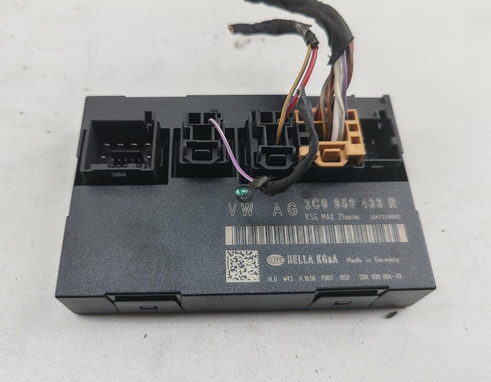 блок комфорта Volkswagen Passat B6 2006, 2.0 л., дизель, МКПП, чёрный, универсал, 3C0959433R