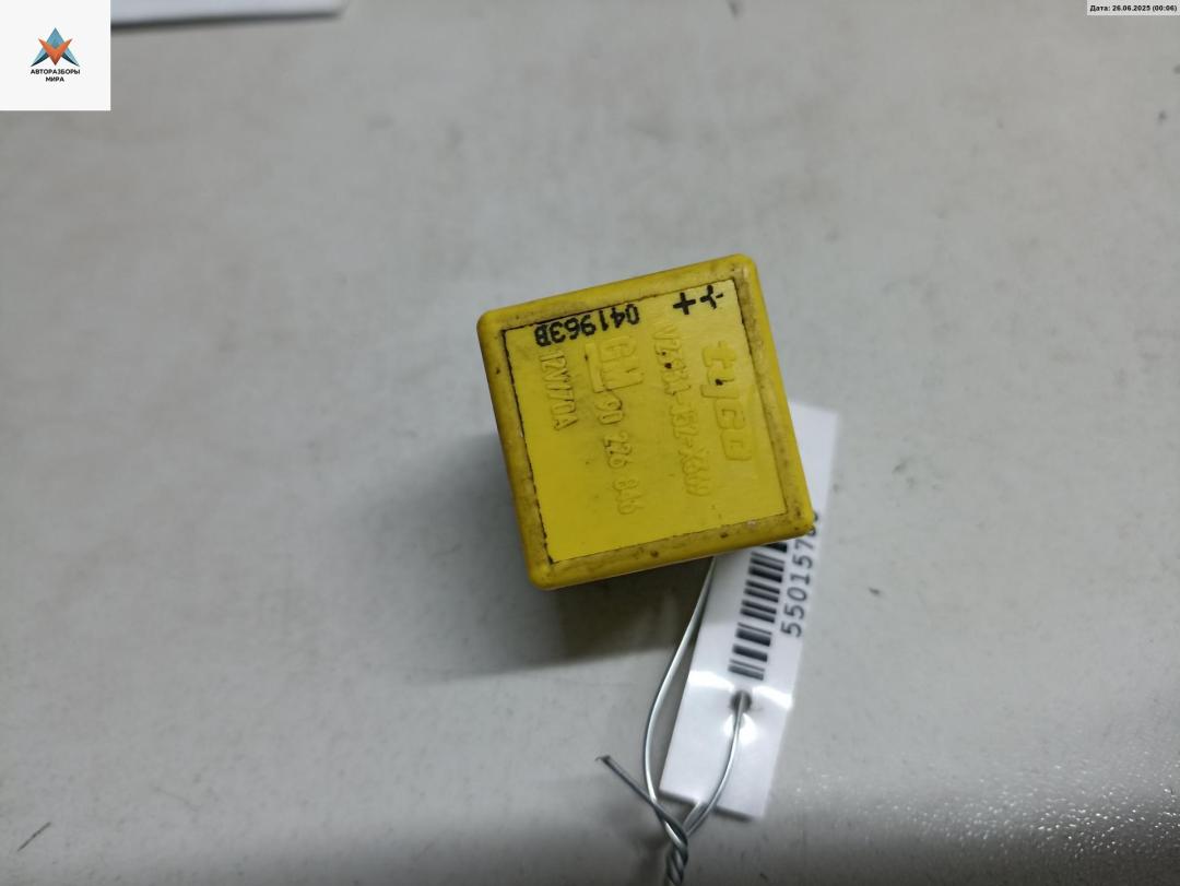 реле (прочие) Opel Vectra C 2004, 1.9 л., дизель, МКПП, серый, универсал, 90226846 - фото №1